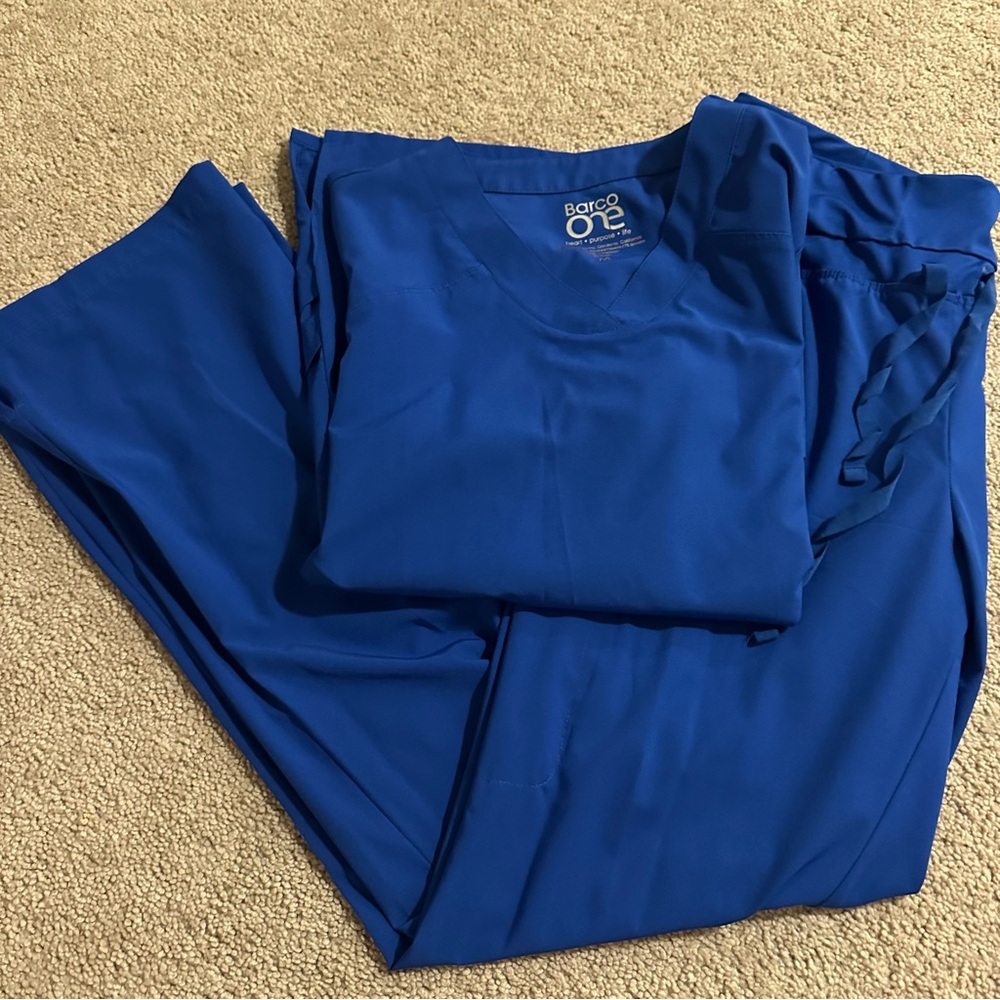 Barco One Scrub Set